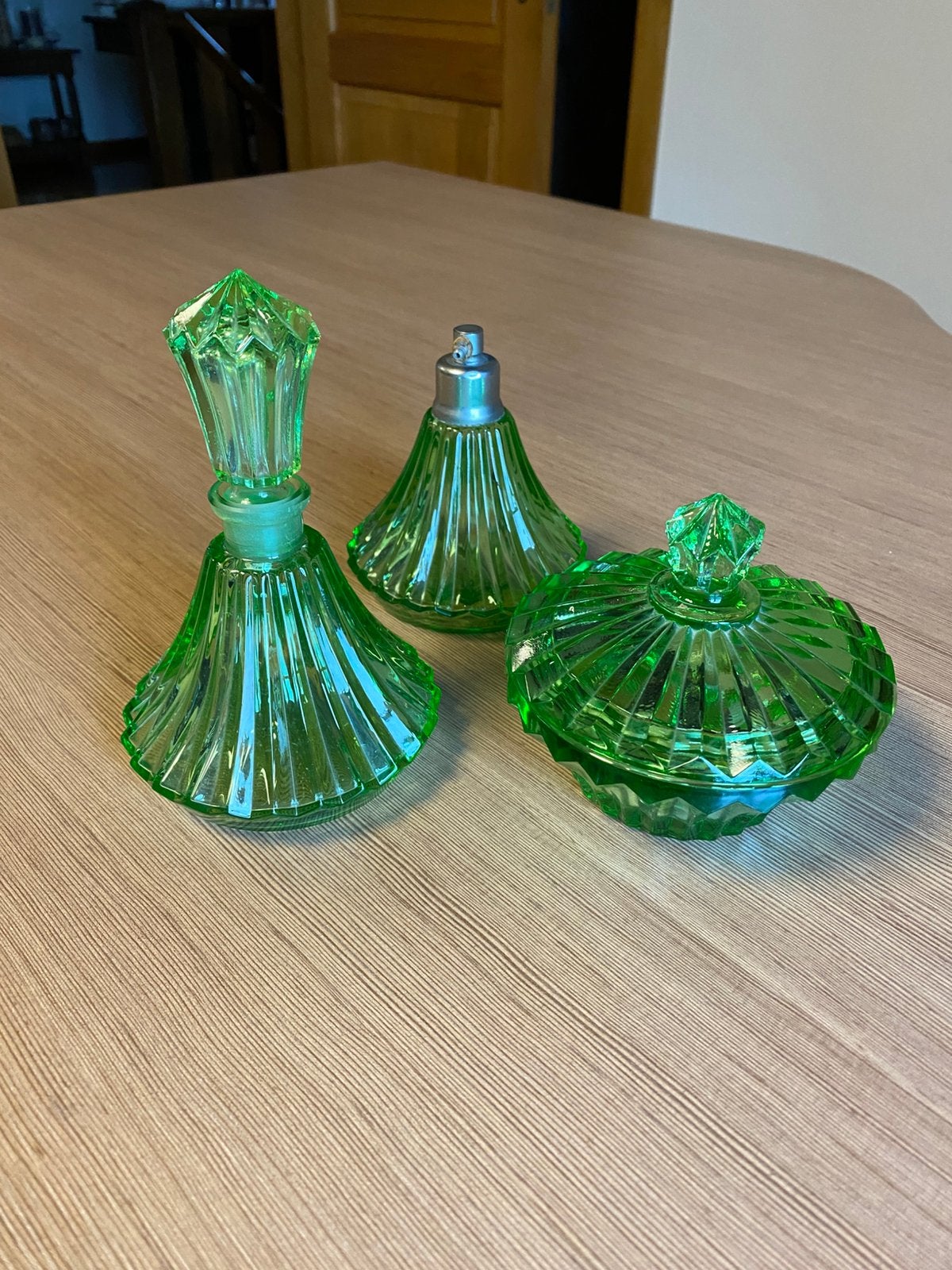 Parfum set groen glas, Antiek en Kunst, Ophalen
