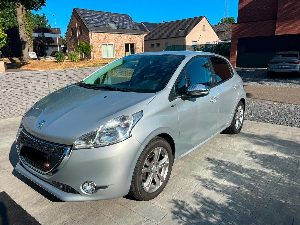 Peugeot 208, Stof, Zwart, 1199 cc, Multifunctioneel stuurwiel