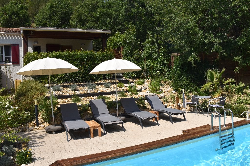 Provence : Gîte pour 4 personnes avec piscine chauffée, Vacances, Propriétaire, Provence et Côte d'Azur, 4 personnes, 2 chambres