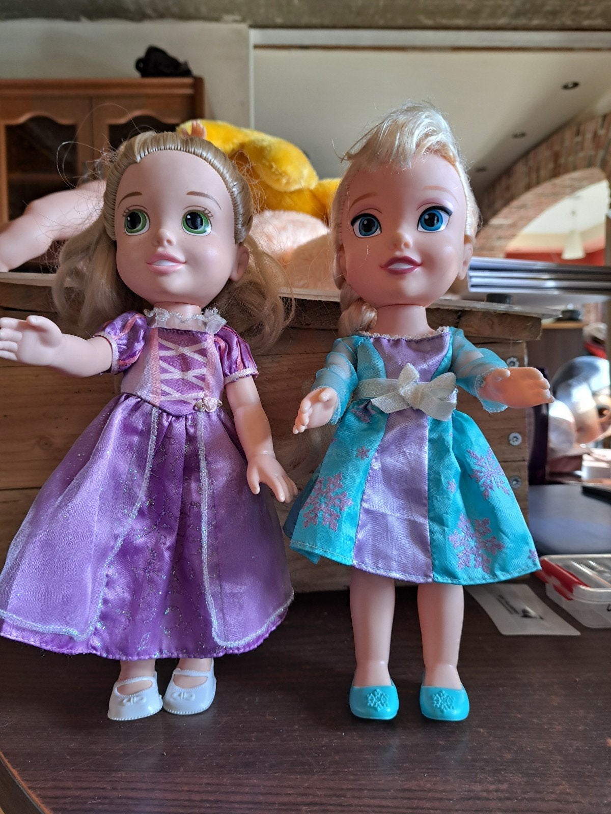 Anna en Elsa, Ophalen