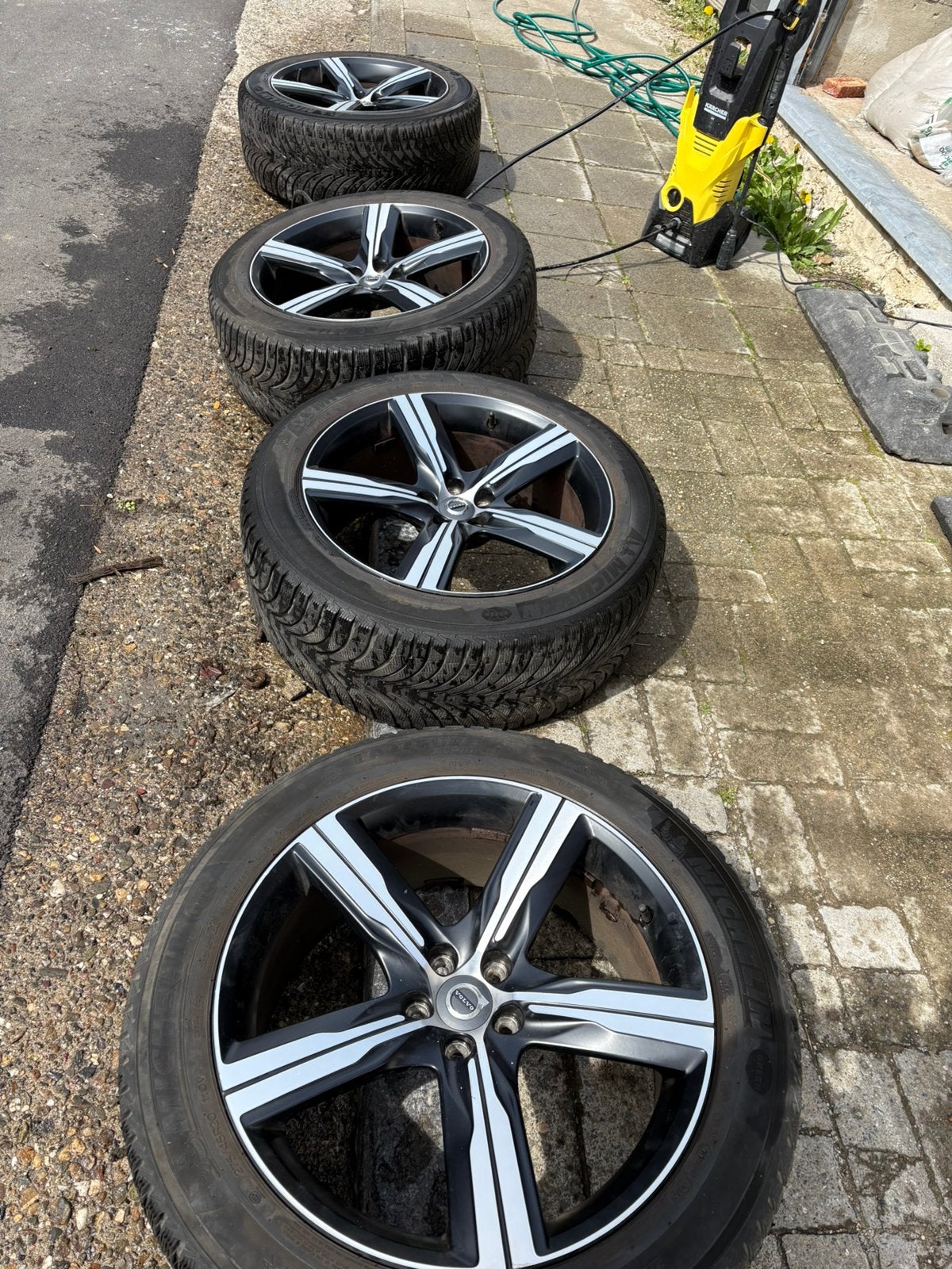 4 jantes Volvo + pneu Michelin, Enlèvement