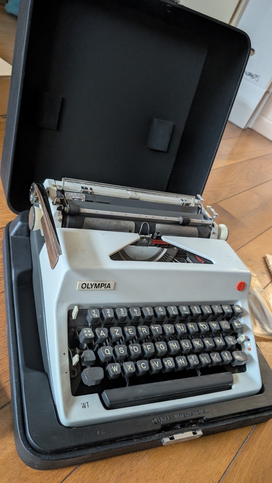 Olympia SM9 typemachine azerty van 1970, Diversen, Typemachines, Ophalen, Zo goed als nieuw