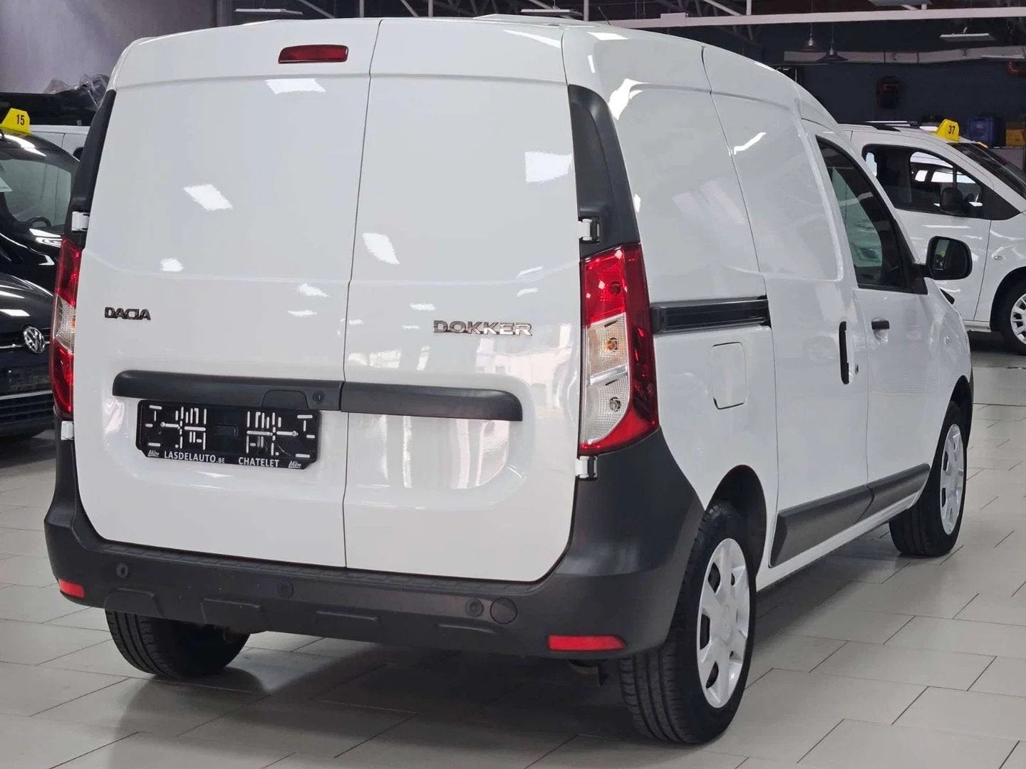 Dacia Dokker 1.2 TCe StartStop Climatisation Capteurs Accoud, Auto's, Bestelwagens en Lichte vracht, Dacia, Stof, Gebruikt, 116 pk