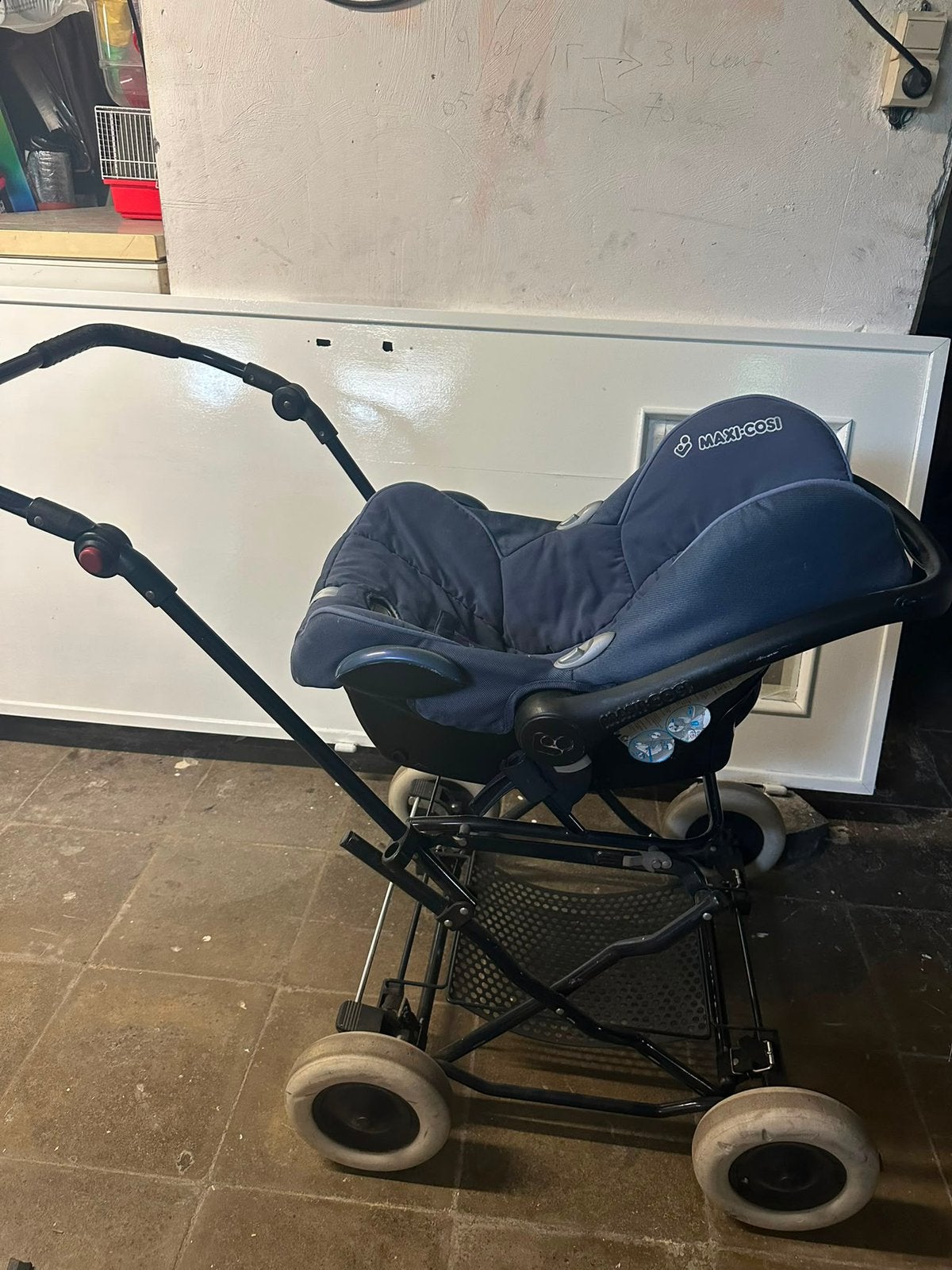 Porte-beau/landau Maxi-Cosi + porte-bébé BabyBjörn gratuit, Enfants & Bébés, Enlèvement, Comme neuf, Poussette, Maxi-Cosi