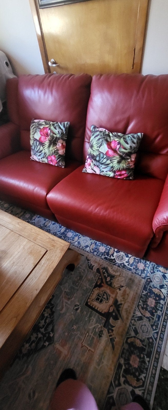 A vendre table et salon en cuire, Bois