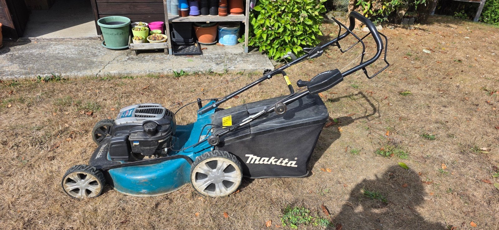 Tondeuse Makita, Jardin & Terrasse, Tondeuses à gazon, Tondeuse rotative, Tondeuses à gazon à essence, Enlèvement, 50 cm ou plus