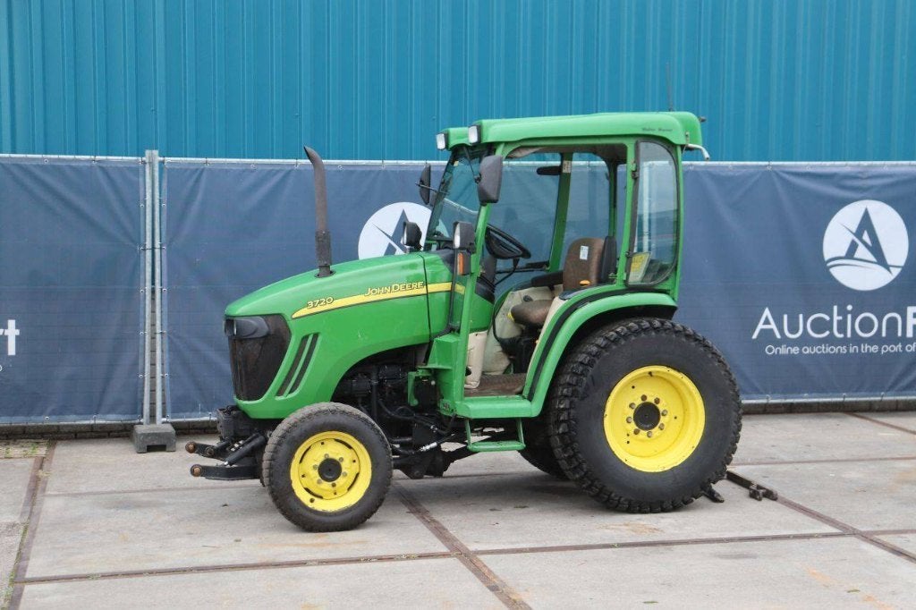 Vente aux enchères : Tracteurs et mini-tracteurs, Enlèvement