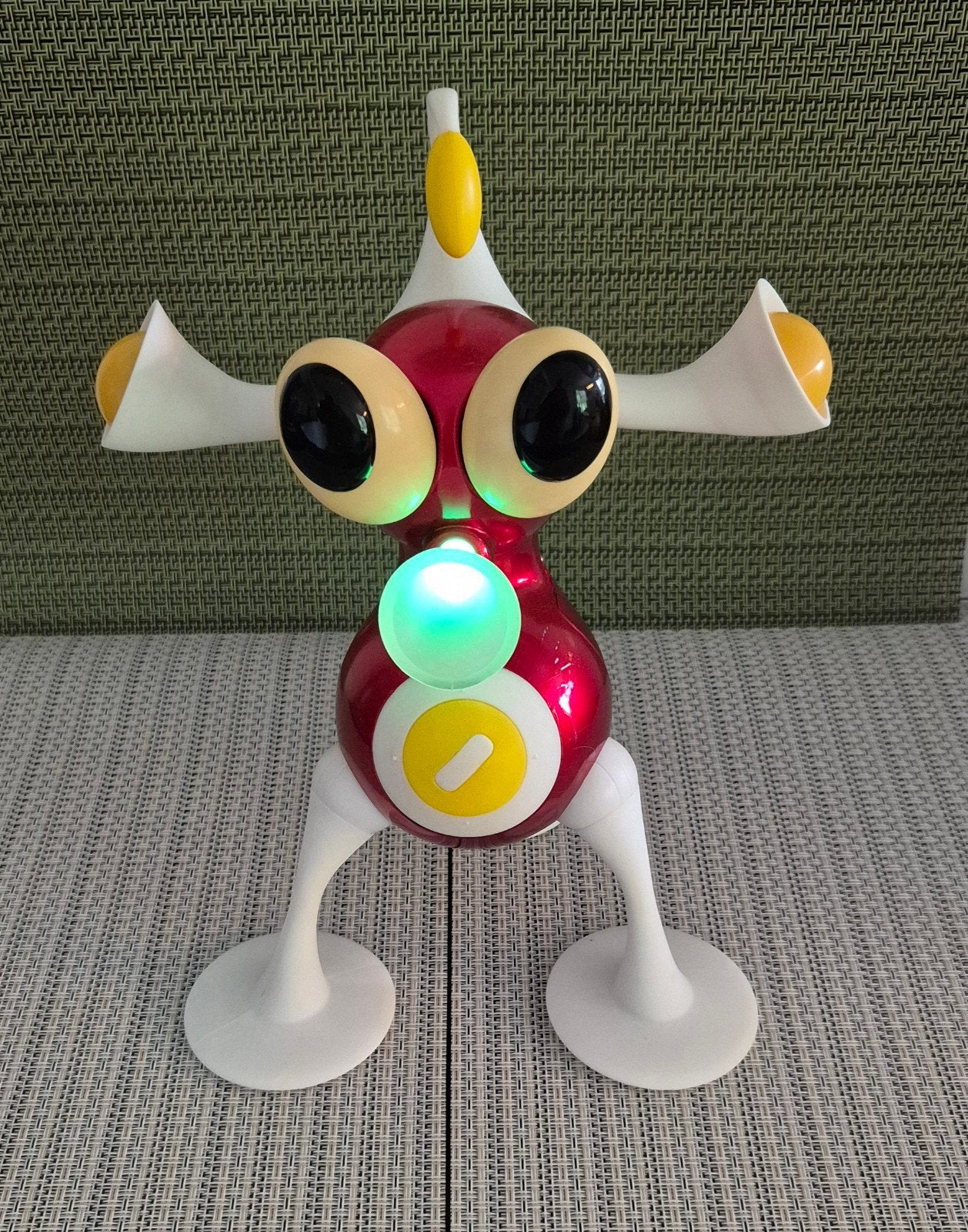 Zizzle iZ (28 cm) - Grand robot de musique rétro interactif, Enlèvement