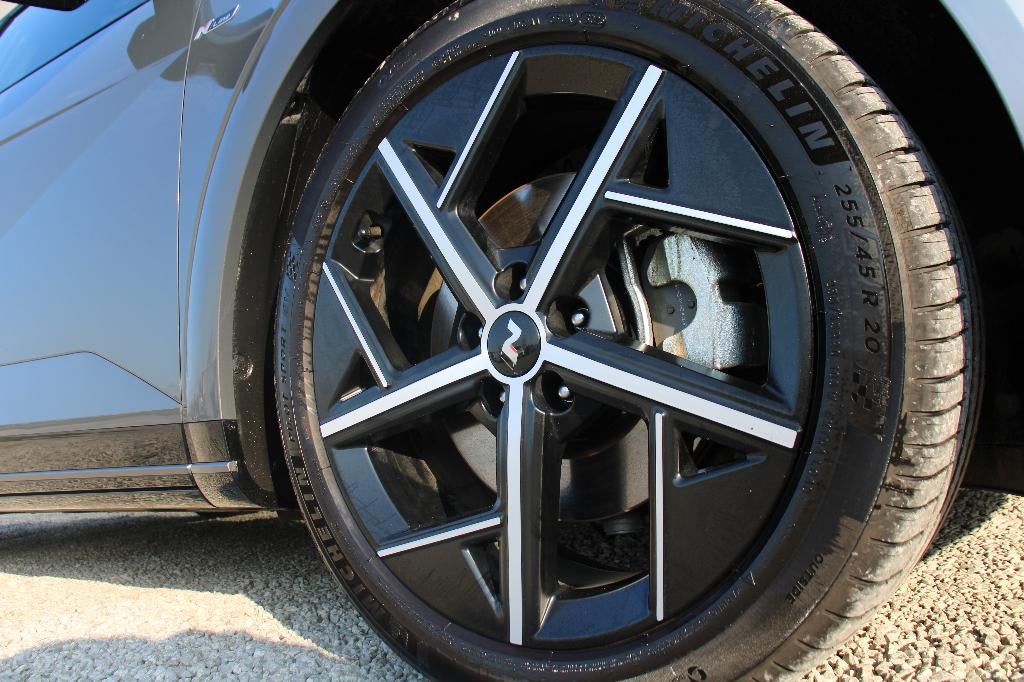 HYUNDAI IONIQ 5 CORE PLUS N-LINE 84 KWH - RWD *DEMO*500KM AR, Autos, Hyundai, Argent ou Gris, Achat, Noir, 5 portes