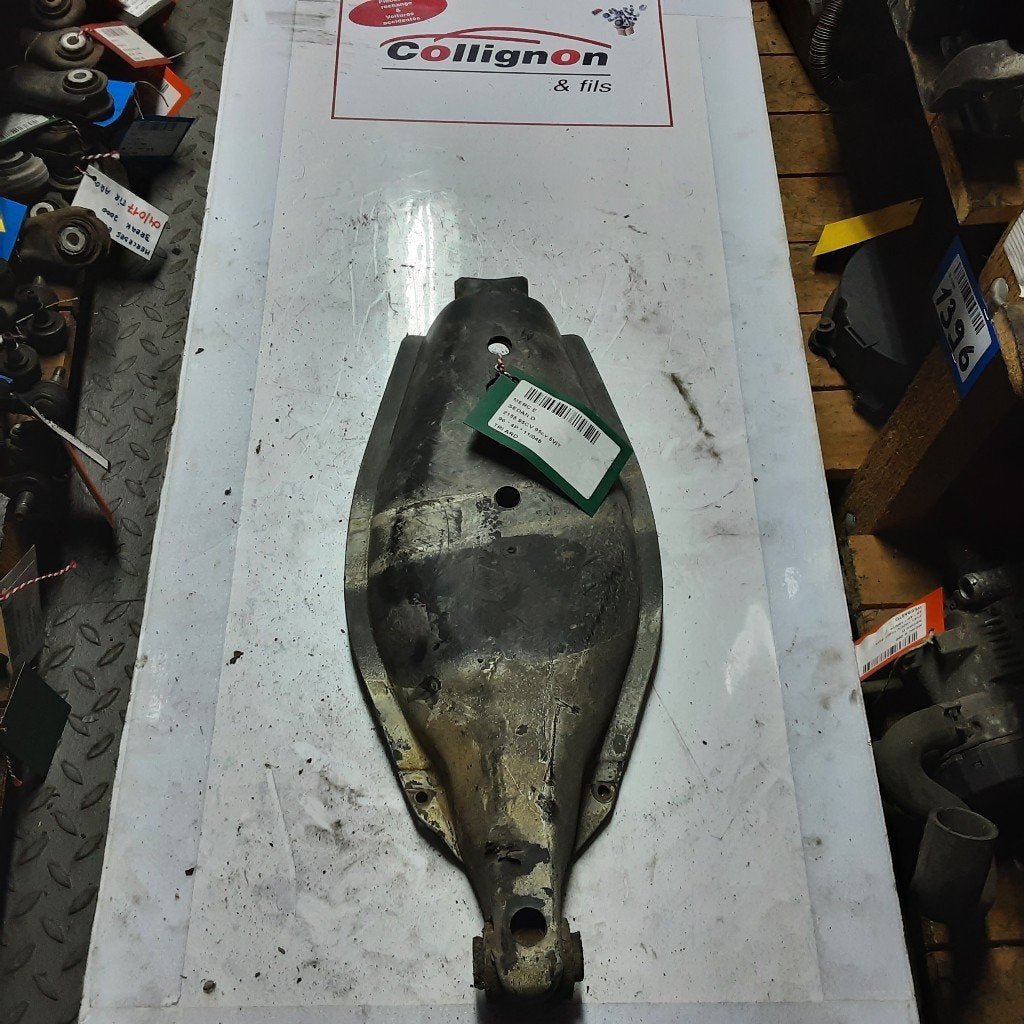 BRAS DE SUSPENSION ARRIÈRE DROIT Mercedes-Benz E (W210), Mercedes-Benz, Mevr. I. Hauben, Utilisé, Rue de l'Espoir 34 34
4030  GRIVEGNÉE, BE