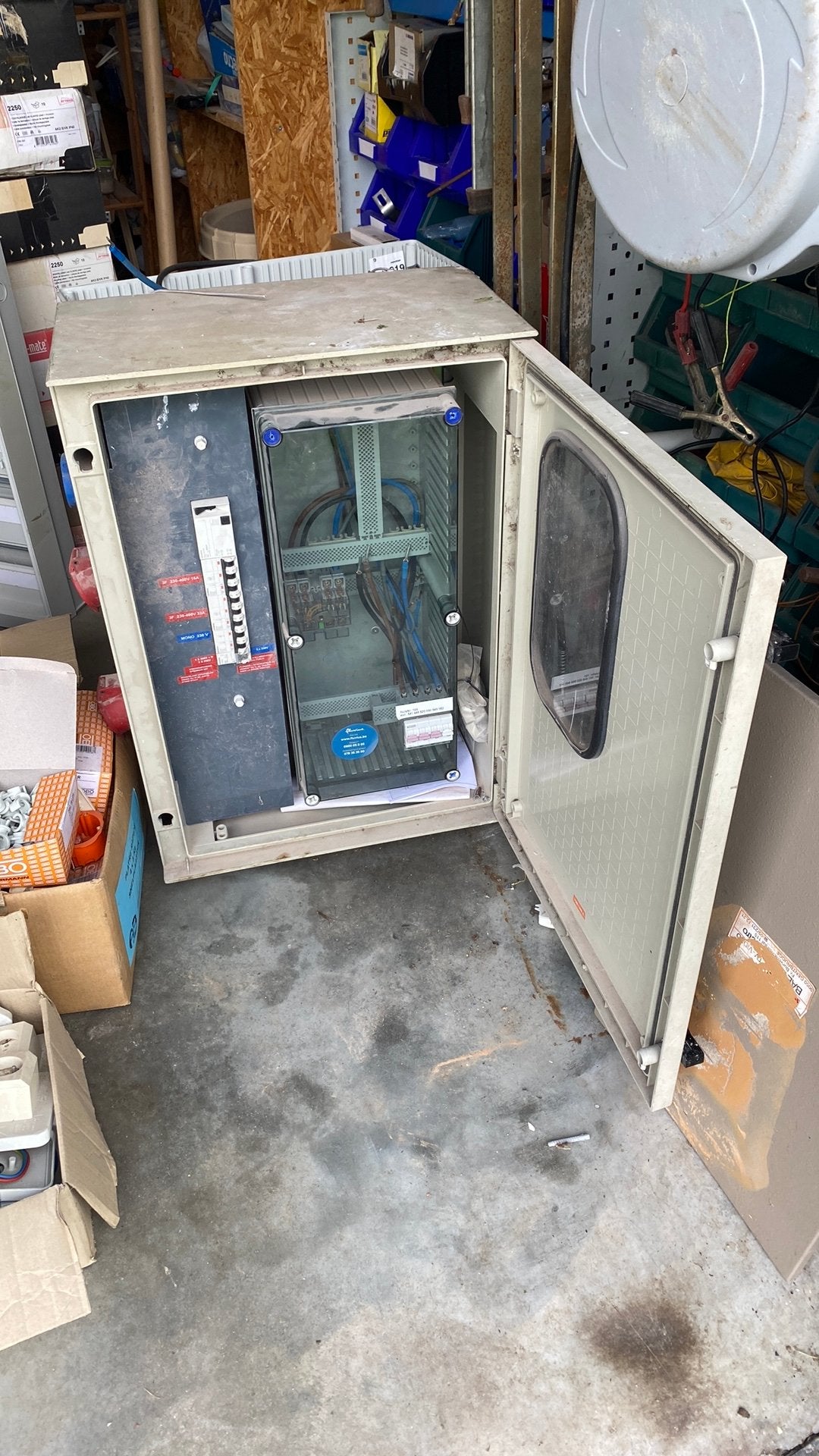 Werfkast 230-400v+lot zekeringkast en installatiemateriaal, Ophalen, Zo goed als nieuw