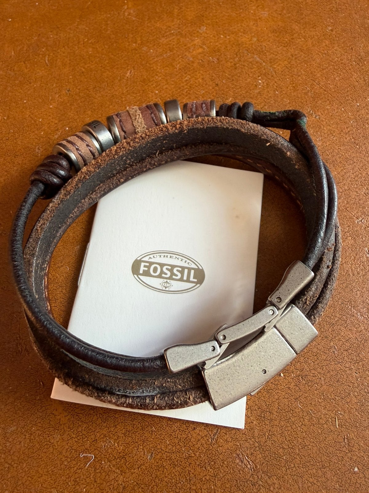 Twee Fossil armbanden van leer en staal in goede staat, Handtassen en Accessoires, Ophalen of Verzenden, Zo goed als nieuw, Leer