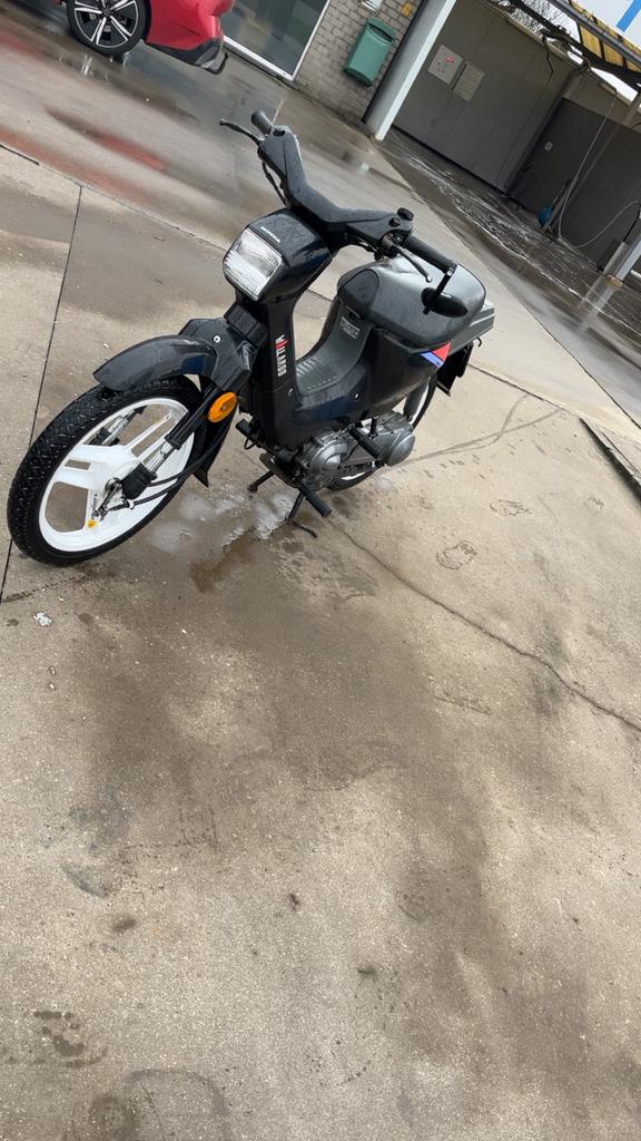 honda wallaroo a klasse (voor een goed bod kan hij weg), Fietsen en Brommers, Ophalen, Klasse A (25 km/u), Zo goed als nieuw, 50 cc