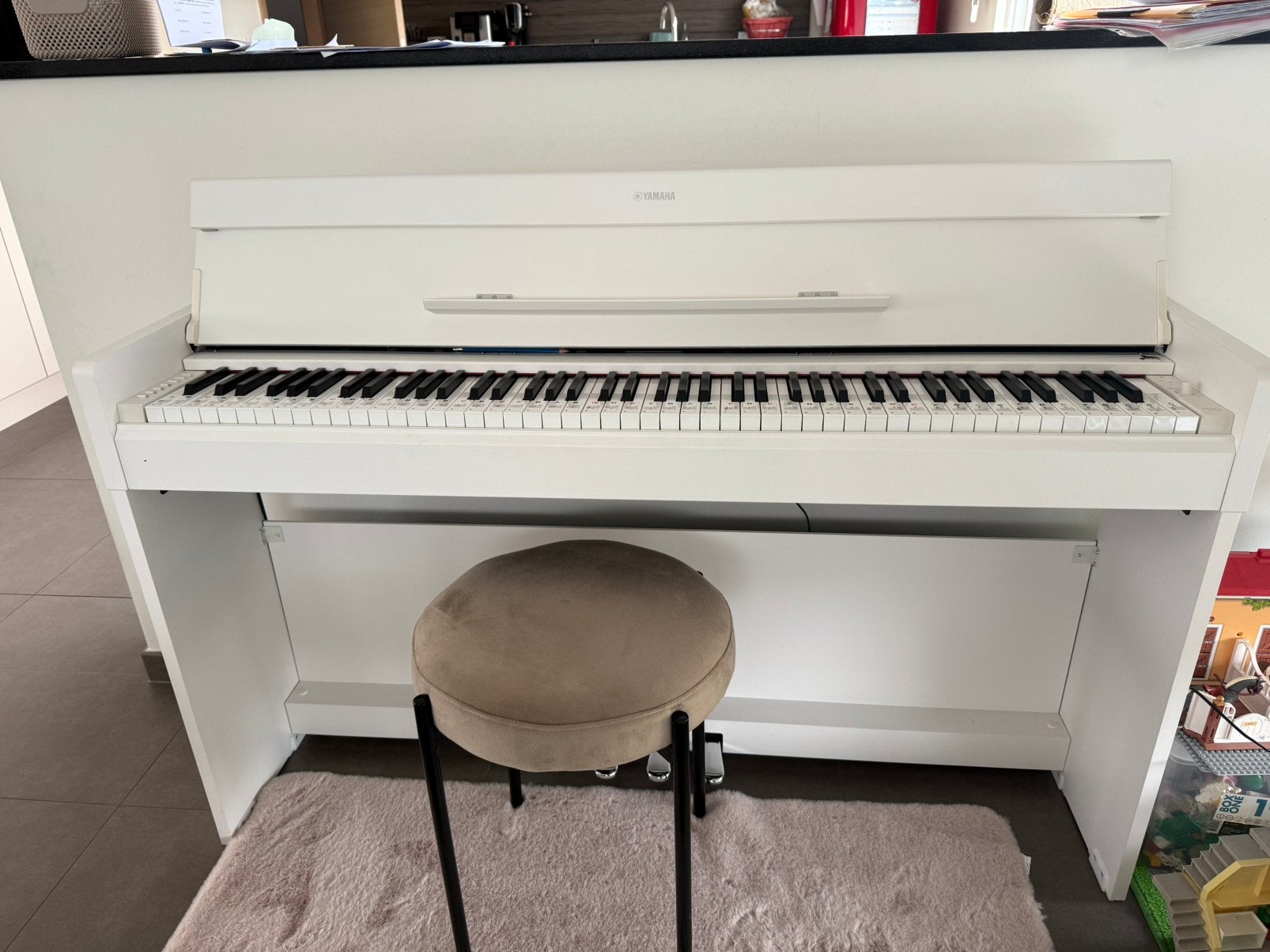 Piano Yamaha Arius - Wit, Musique & Instruments, Enlèvement, Comme neuf, Blanc, Piano