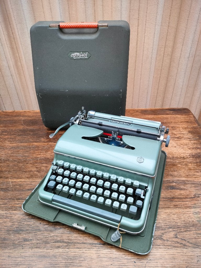 Typemachine TORPEDO 18. AZERTY. Jaartal 1954. WERKT., Hobby & Loisirs créatifs, Matériel scolaire, Enlèvement, Utilisé, Autres types