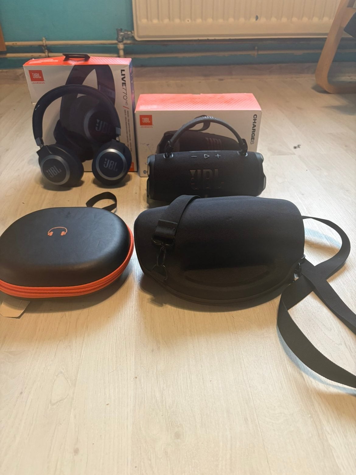 Échange Lot JBL : Enceinte Charge 6 + Casque Live 770NC (Com, Audio, Tv en Foto, Ophalen, JBL, Zo goed als nieuw, Draagbare speaker