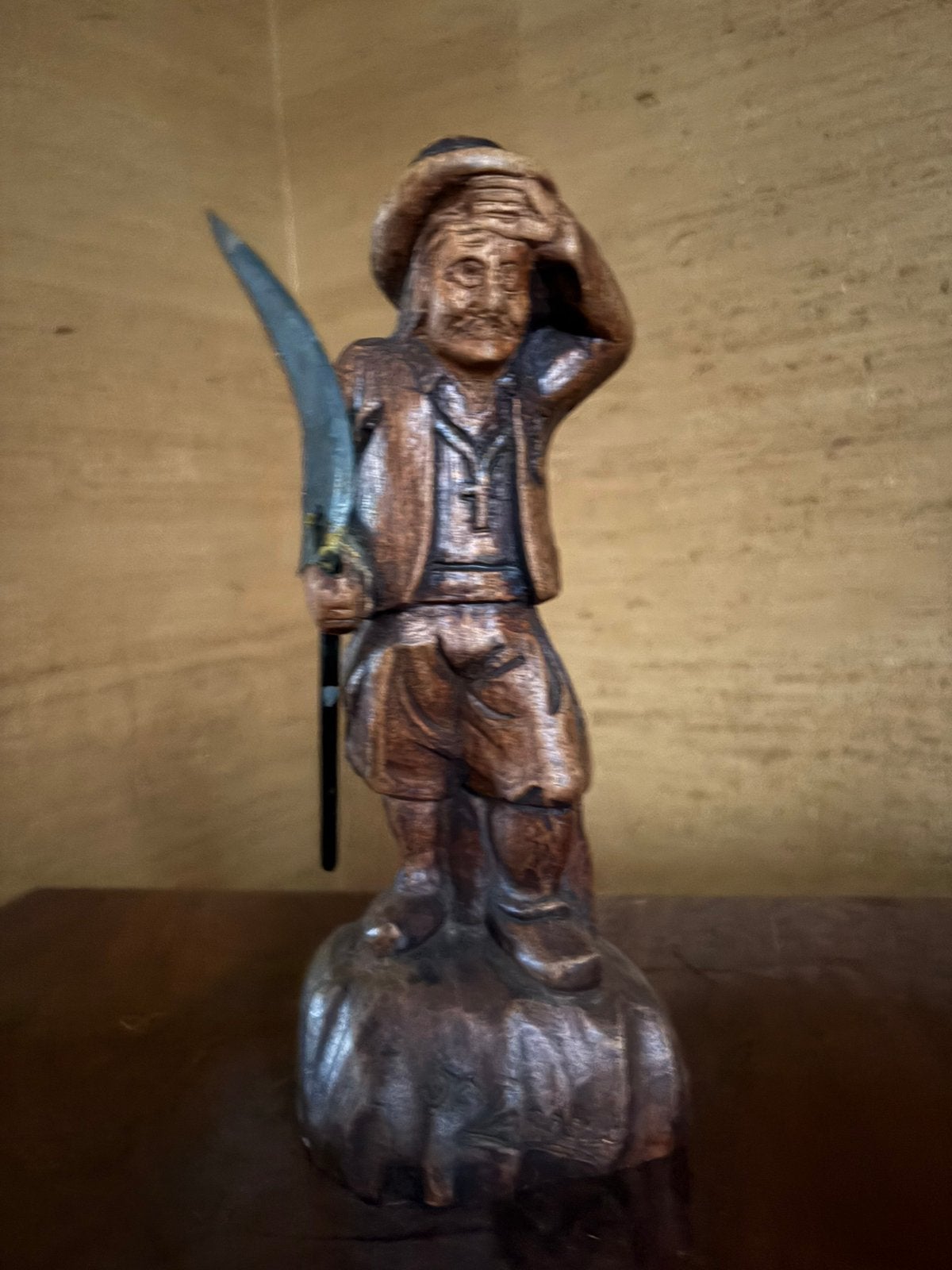 Houten sculptuur, Antiek en Kunst, Ophalen of Verzenden, 20 - 50 cm, Beeld, Hout