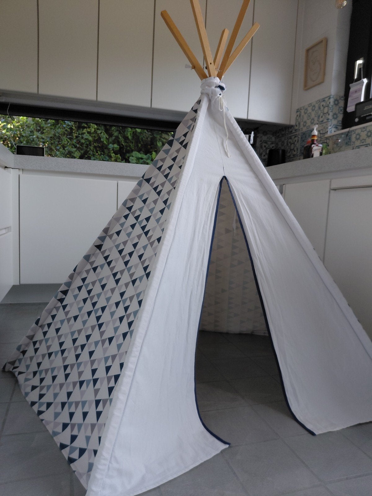 speeltent tipi (zelfgemaakt) wit blauw 140h x 140dia, Kinderen en Baby's, Speelgoed | Speeltenten, Ophalen, Zo goed als nieuw