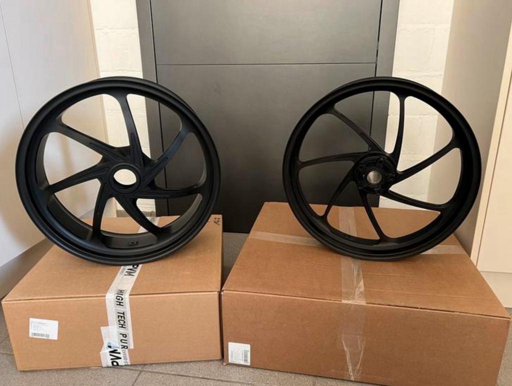 Jantes RR légères KTM Superduke 1290R/1390R/GT NOUVELLES !, Enlèvement ou Envoi, Comme neuf