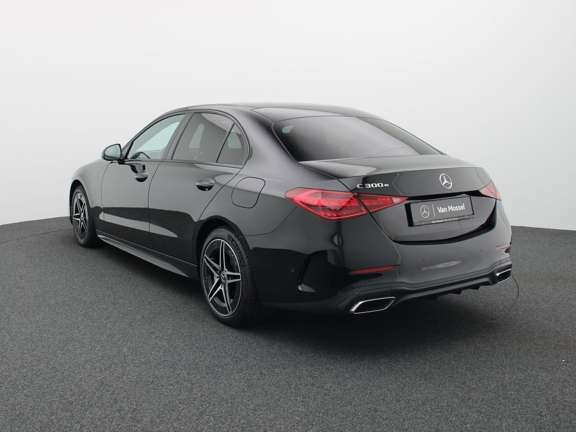 Mercedes-Benz C 300 e Berline + AMG LINE + CARPLAY + CAMERA, Auto's, Automaat, 4 deurs, Zwart, 4 cilinders