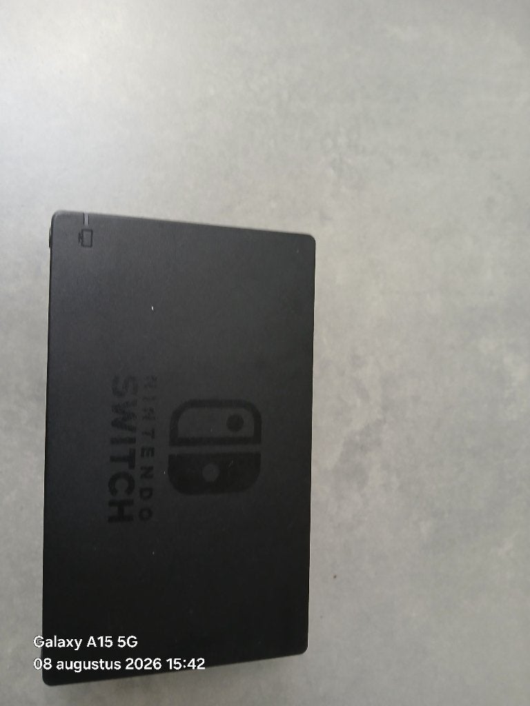 Nintendo Switch 1 zwart + 1 controller, Games en Spelcomputers, Ophalen, Grijs, Gebruikt