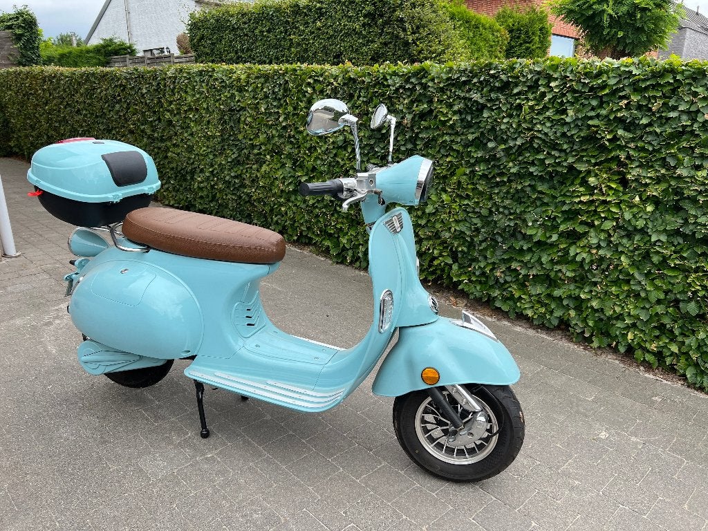 Elektrische bromfiets Etalian (Vespa stijl), Fietsen en Brommers, Gebruikt, Elektrisch, Klasse B (45 km/u), Ophalen