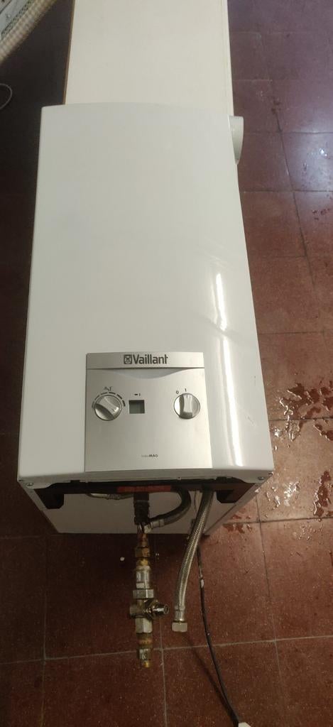 Vaillant turbomag 14 met rookafvoer, Enlèvement, Chauffe-eau