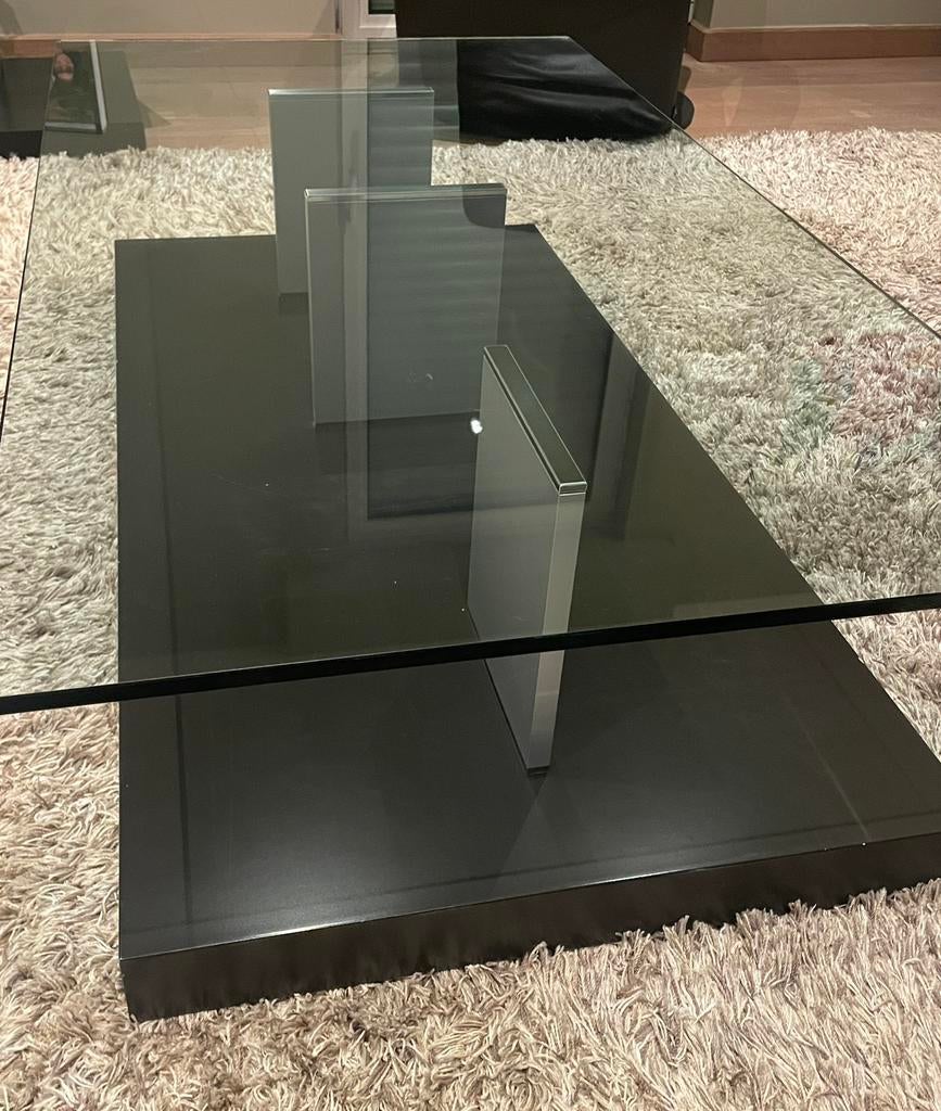 Glazen salontafel met gelakte basis op wielen Rolf Benz, Huis en Inrichting, Ophalen, Zo goed als nieuw