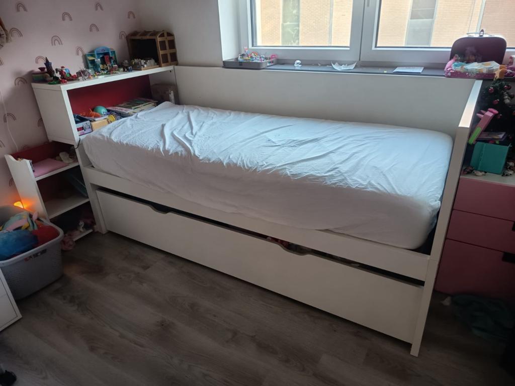 Ikea Flaxa bed met hoofdeinde en bedlade, Huis en Inrichting, Slaapkamer | Bedden, Ophalen, Wit