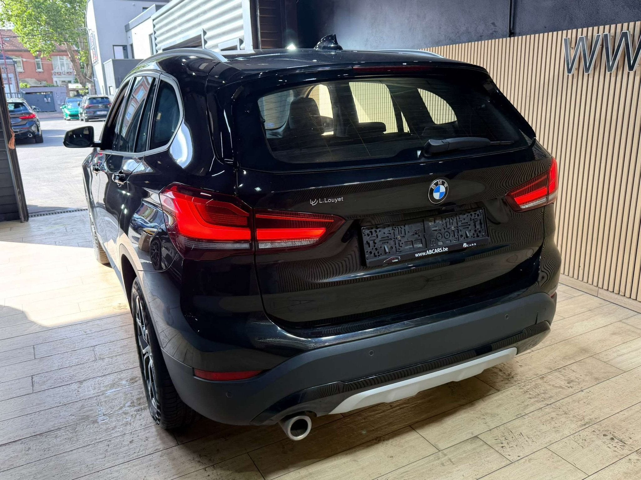 BMW X1 1.5i sDrive18 * SPORT * GARANTIE 12 MOIS * 1ER PROPRI, Auto's, Gebruikt, 136 pk, Zwart, Leder