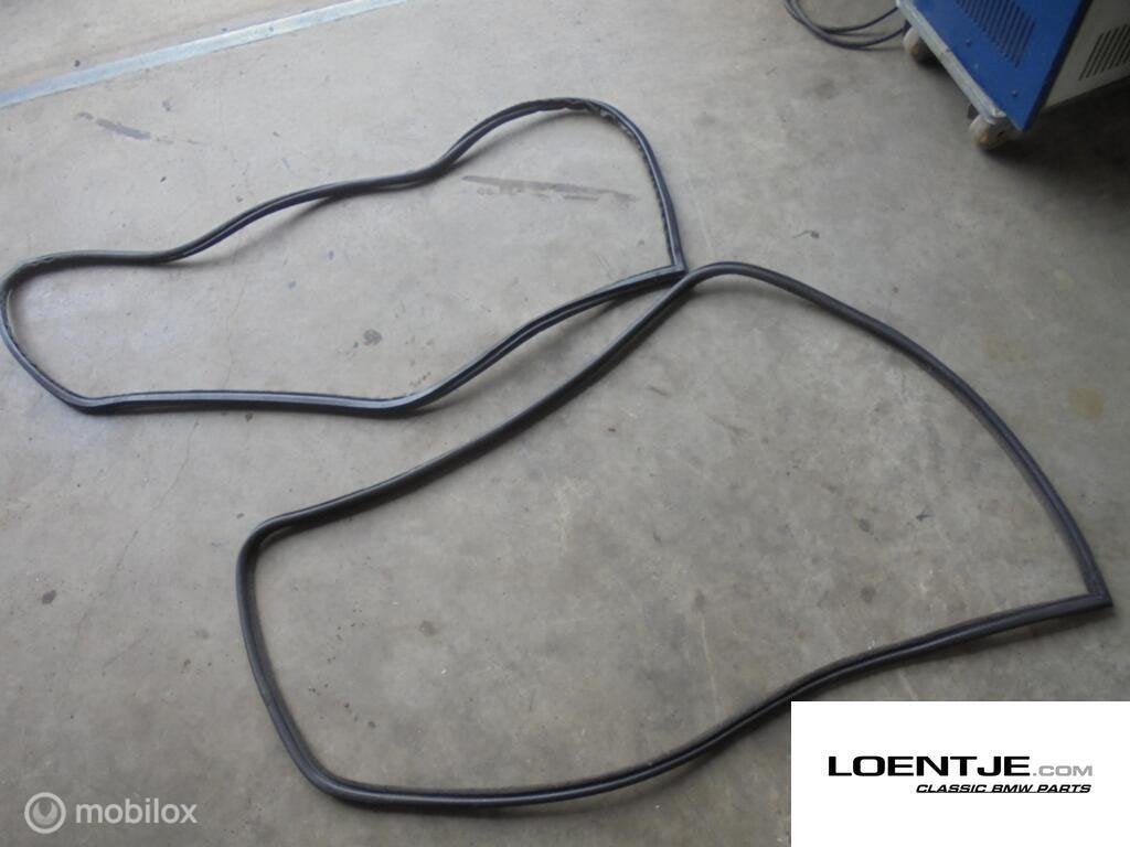 set deurrubbers bmw e30 twee deurs coupe 325i 323i 320i etc, Enlèvement ou Envoi, Utilisé, BMW, BMW