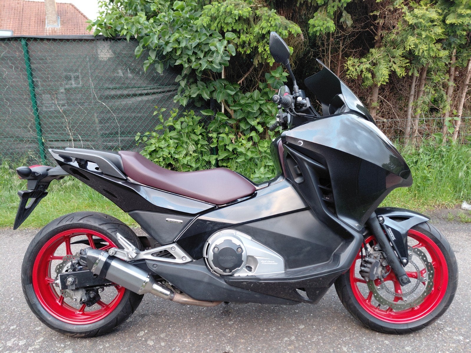 Honda integra 700/2001 in topstaat met maar 50 dkm gekeurd, Motoren, Motoren | Honda, 700 cc, Particulier, Meer dan 35 kW, Sportuitlaat