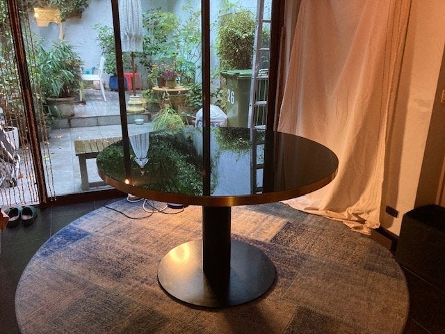 ronde groene tafel met glazen blad, Ophalen, Gebruikt, Vier personen, Rond