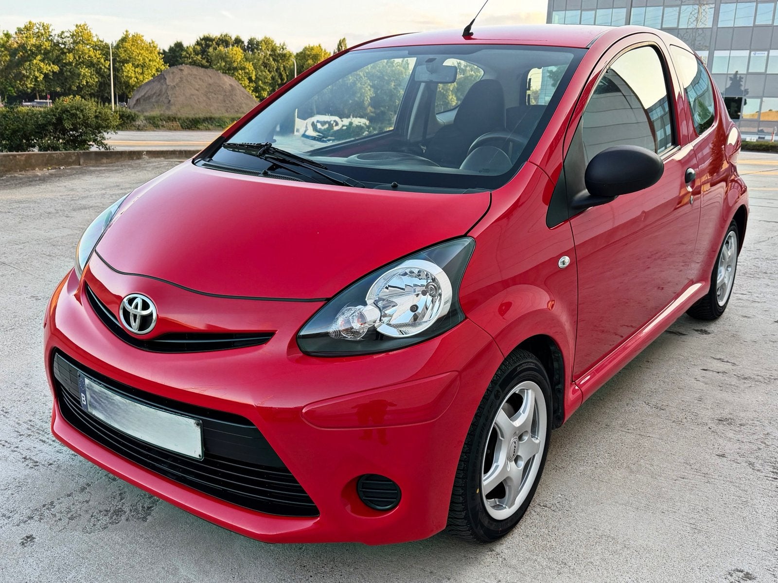 Toyota Aygo 1.0i benzine 73.000km CarPlay/JBL 1st eig euro5, Autos, Rouge, Euro 5, Achat, Entreprise