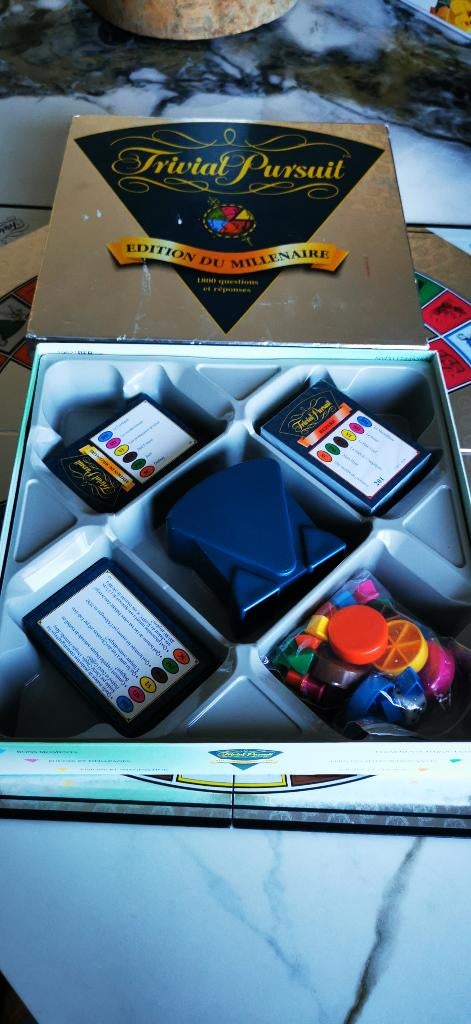 Jeu trivial poursuit edition du millénaire, Trois ou quatre joueurs, Enlèvement ou Envoi, Comme neuf