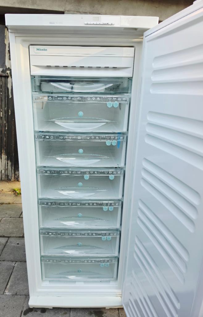 Miele congélateur   A+++ NO FROST  261L, Electroménager, Enlèvement