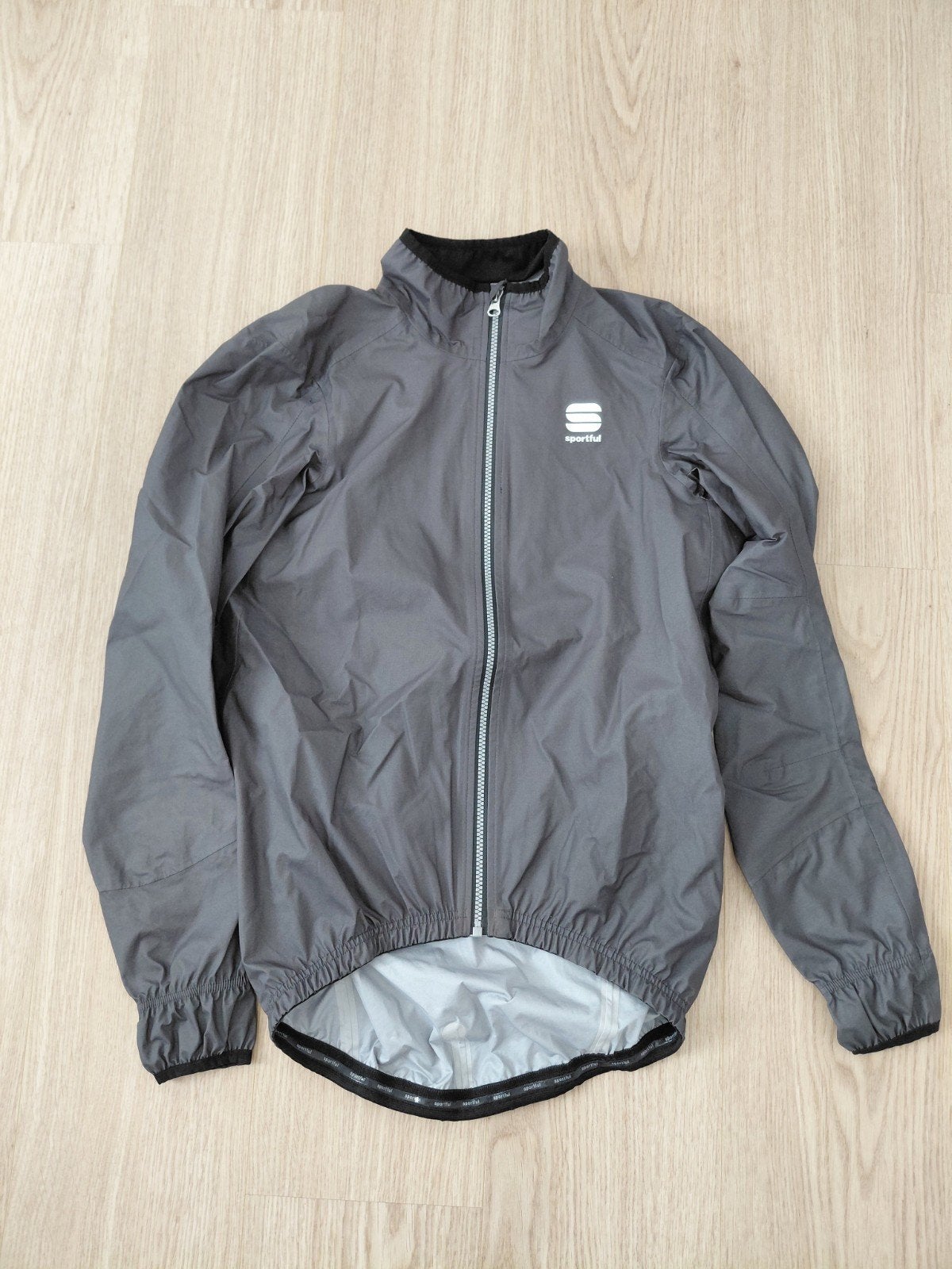 Veste de pluie vélo Sportful Stelvio L, Vêtements d'extérieur, Femmes, Sportful, Comme neuf