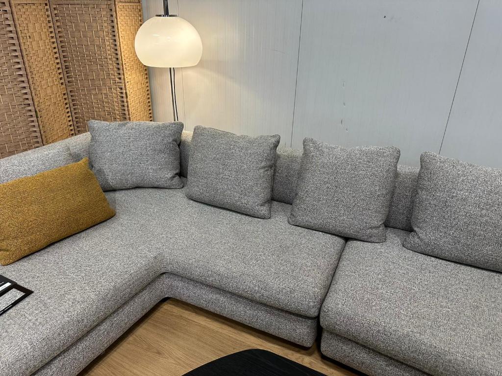 TBE Minotti Granville canapé d’angle + garantie – PN 30.000€, 150 cm ou plus, Quatre personnes ou plus, Comme neuf, Tissus