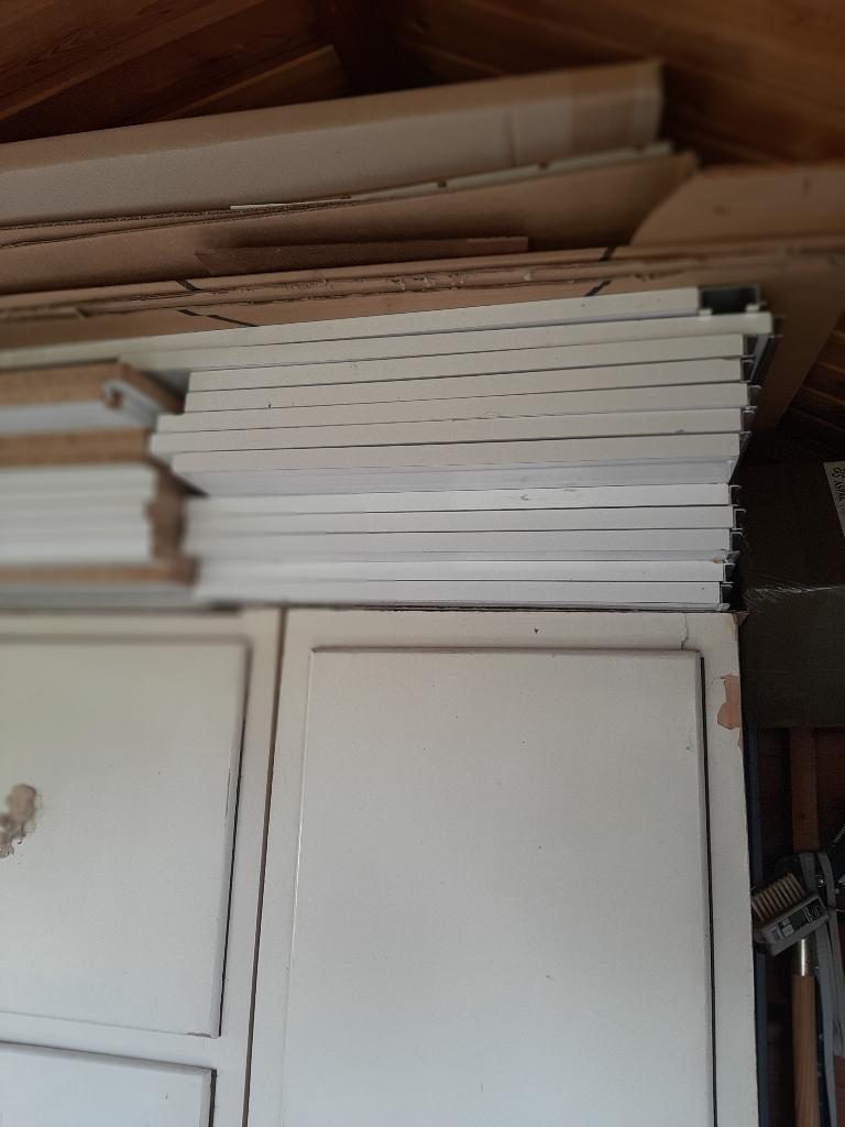 19 panneaux d'armoire en bois (mat/brillant), Bricolage & Construction, Enlèvement, Utilisé