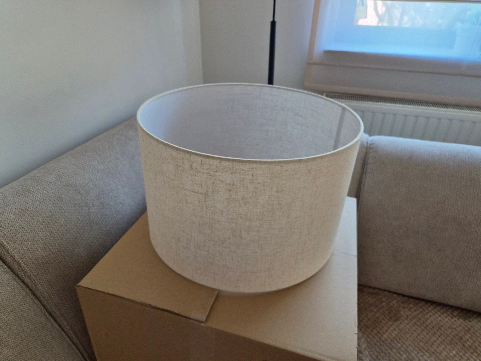 Mooie, ronde lampenkap van beige textiel., Maison & Meubles, Lampes | Abat-jour, Enlèvement