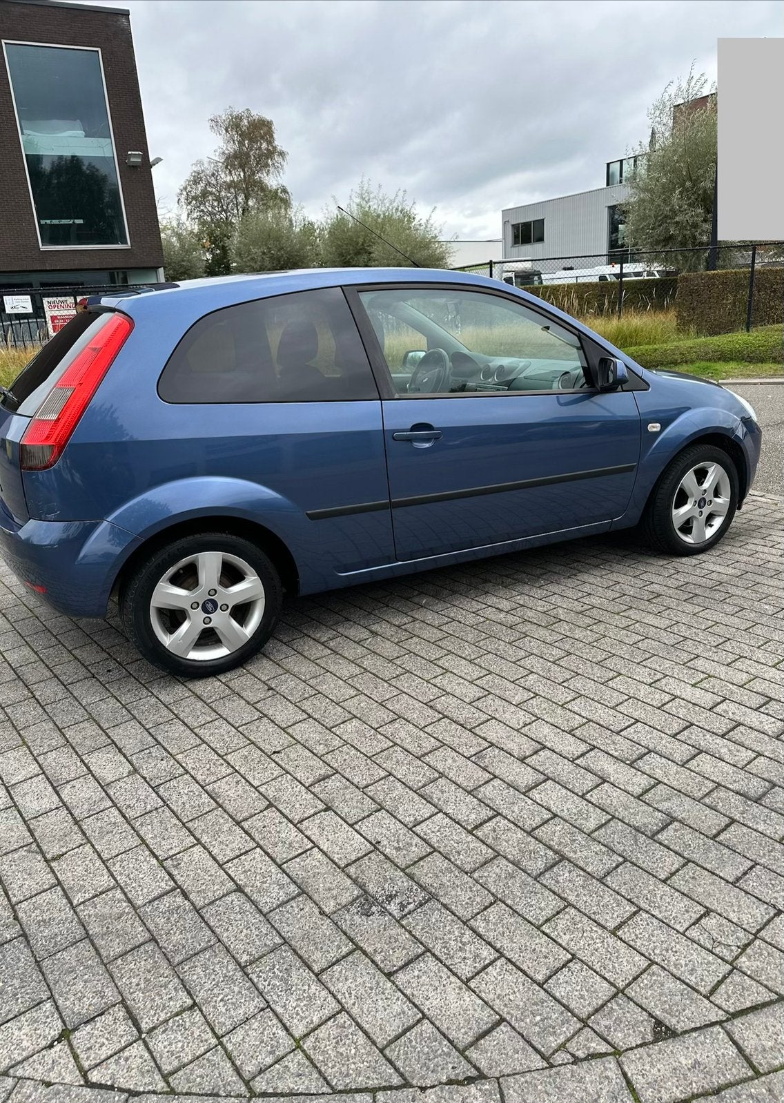 Ford Fiesta/Automaat/Benzine/112 000 km, Auto's, Automaat, Stof, Zwart, Blauw