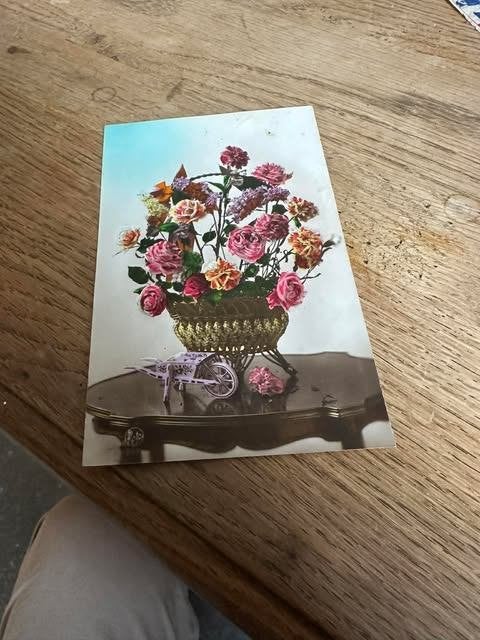 postkaart postcard vaas bloemen flowers 1925, Verzamelen, Ophalen of Verzenden, 1920 tot 1940, Gelopen, Overige thema's