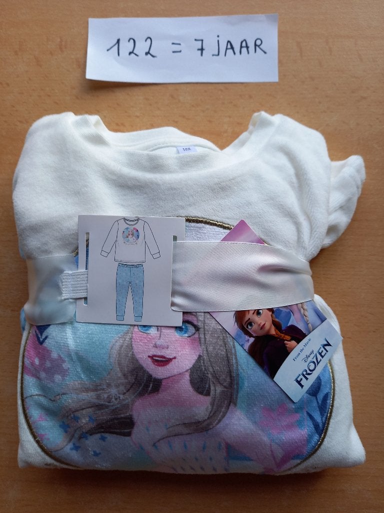 Nieuw zachte pyama Frozen in velours maat 122, Nacht- of Onderkleding, C&A, Meisje, Nieuw