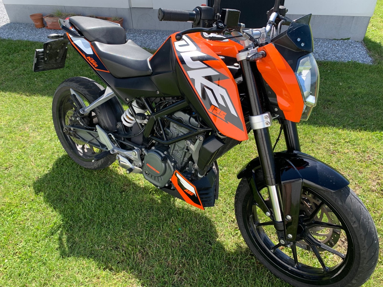 KTM 125 DUKE ABS 2016 met wat werk