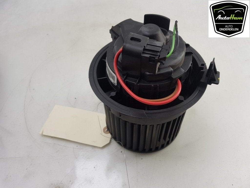 KACHEL VENTILATORMOTOR Logan MCV II / III / Sandero Wagon, Dacia, Gebruikt, Valeo, 100, rue de Courcelles
75017  Paris, FR