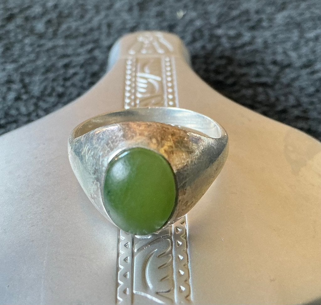 Oude zilveren ring met jade, Bijoux, Sacs & Beauté, Bagues, Enlèvement ou Envoi, Femme ou Homme, Vert, Utilisé