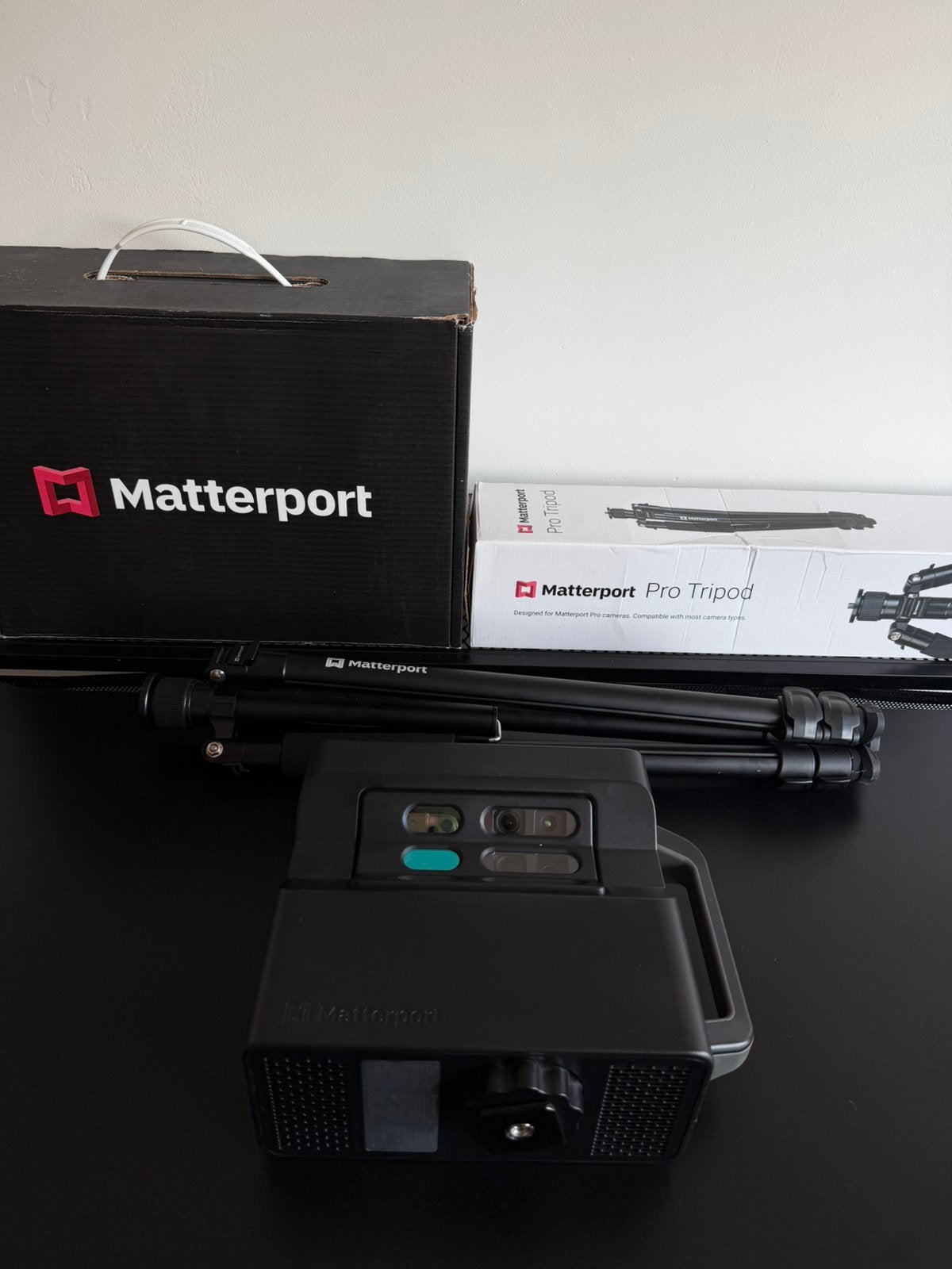 Matterport Pro2 3D Camera + Origineel Matterport Pro Tripod, Appareil photo, Enlèvement, Comme neuf