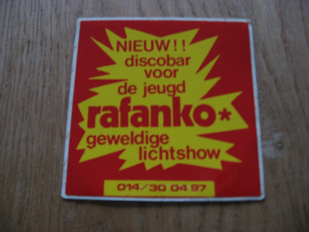 Vintage Sticker Rafanko Discobar voor de jeugd 8 x 8 cm, Enlèvement ou Envoi, Neuf, Autres types