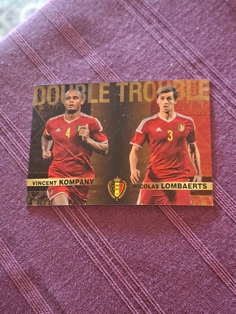 Panini/Double Trouble voetbalkaart / Kompany - Lombaerts, Verzamelen, Sportartikelen en Voetbal, Ophalen of Verzenden, Zo goed als nieuw