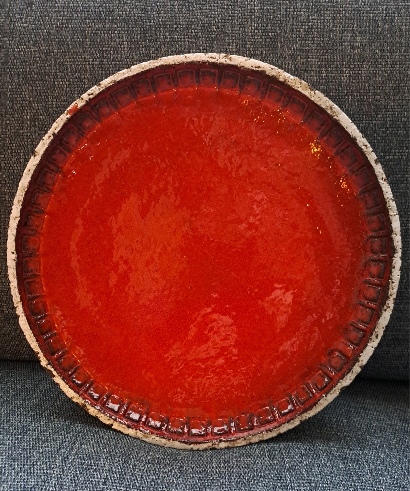 Grote vintage schaal stijl Perignem, Ophalen, Schaal, Rood, Gesigneerd